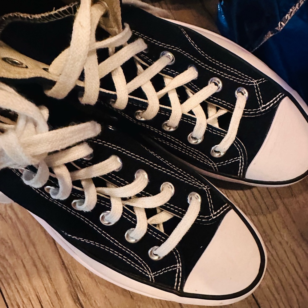 Converse Black White Platform High-Top Athletic Shoes - Picture 3 of 10